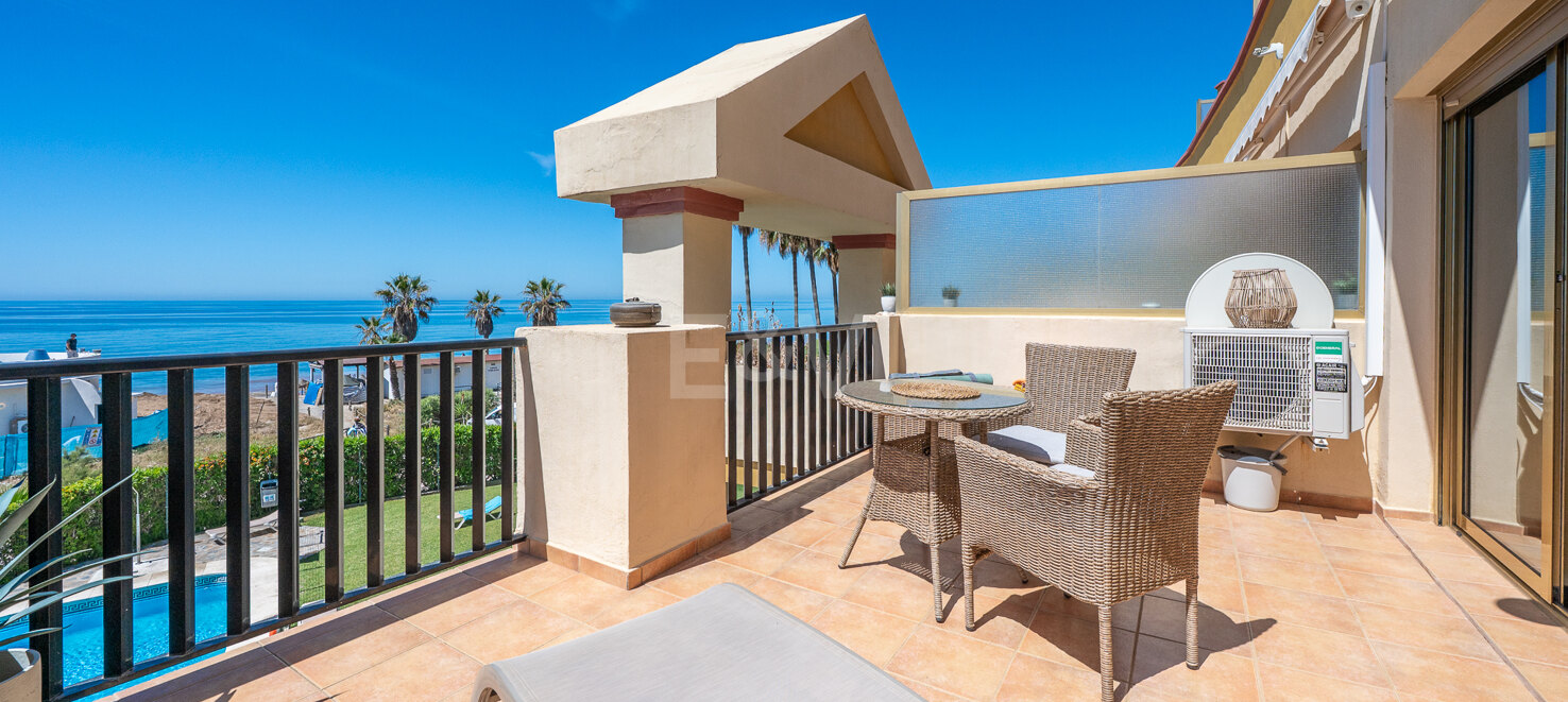 Exklusiv Beachfront Lägenhet med fantastiskt Medelhav Utsikt