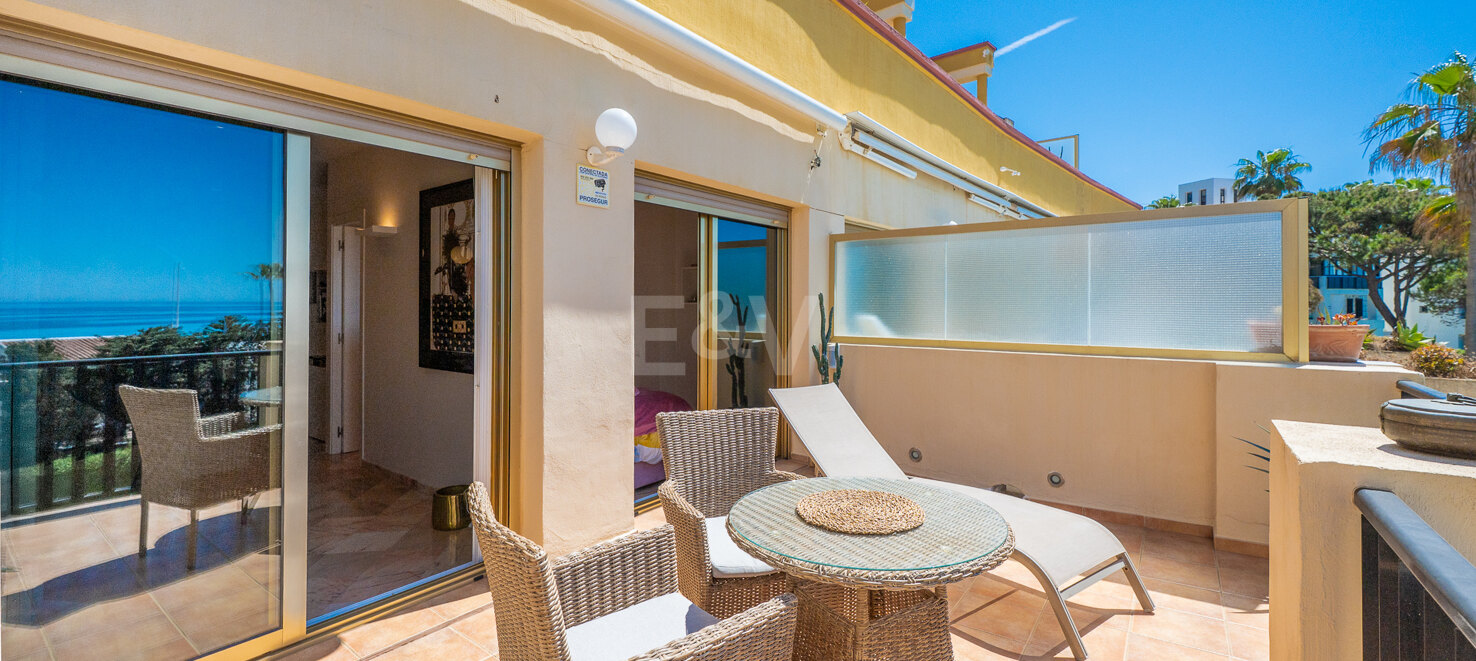 Exklusiv Beachfront Lägenhet med fantastiskt Medelhav Utsikt