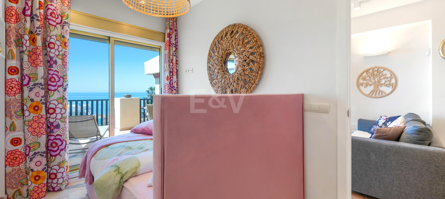 Exklusiv Beachfront Lägenhet med fantastiskt Medelhav Utsikt