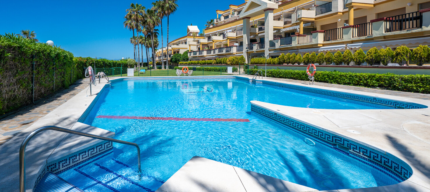 Exklusiv Beachfront Lägenhet med fantastiskt Medelhav Utsikt