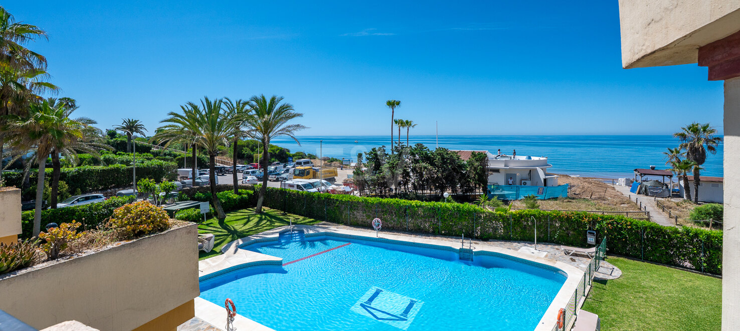 Exklusiv Beachfront Lägenhet med fantastiskt Medelhav Utsikt