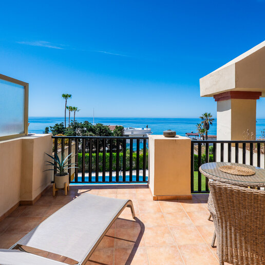 Exklusiv Beachfront Lägenhet med fantastiskt Medelhav Utsikt