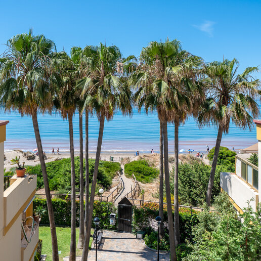 Exklusiv Beachfront Lägenhet med fantastiskt Medelhav Utsikt