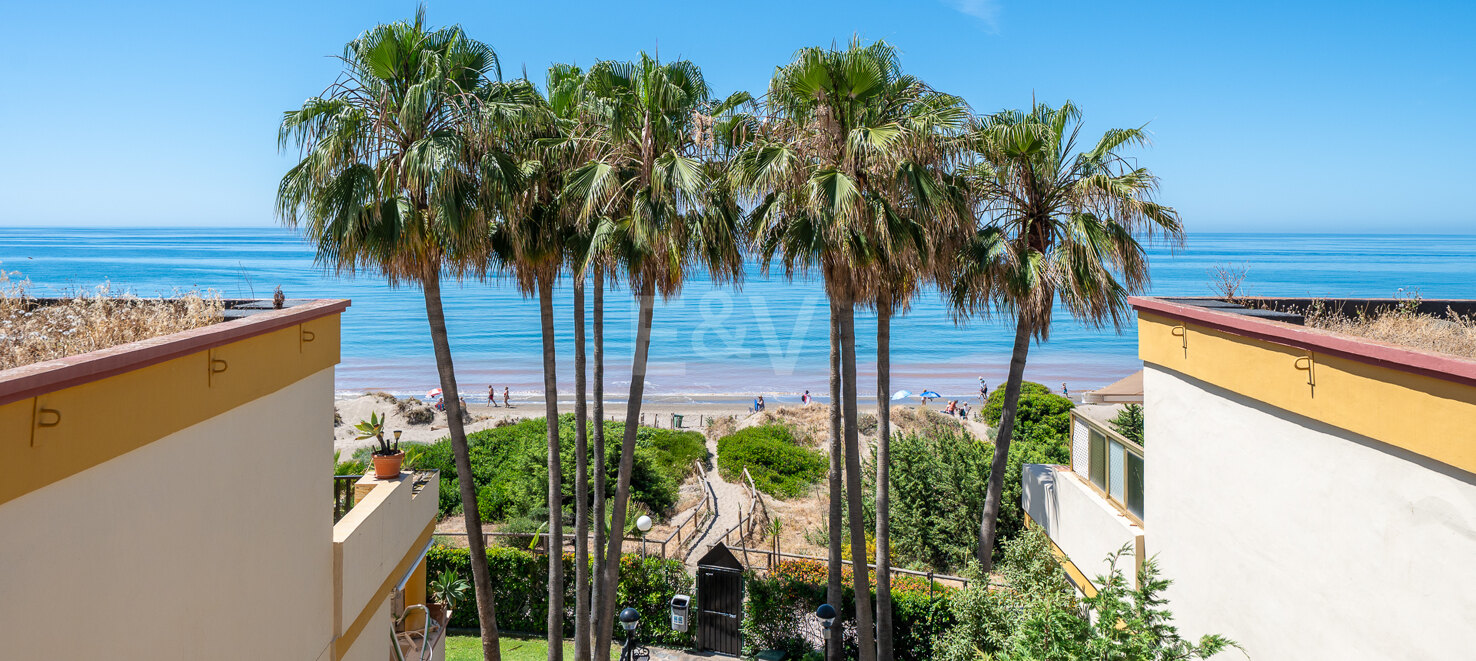Exklusiv Beachfront Lägenhet med fantastiskt Medelhav Utsikt
