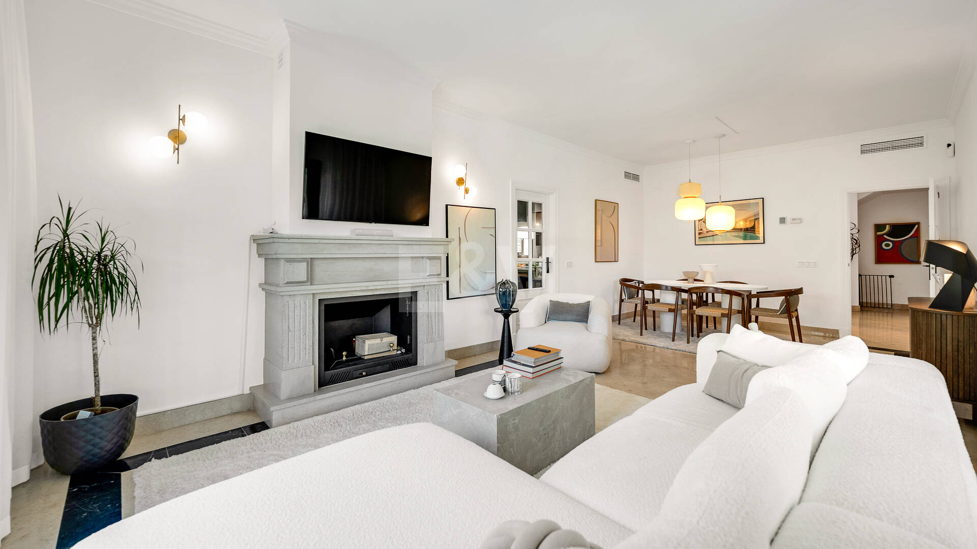 Elegante, nach Süden ausgerichtete Villa im prestigeträchtigen Wohnviertel Nagüeles