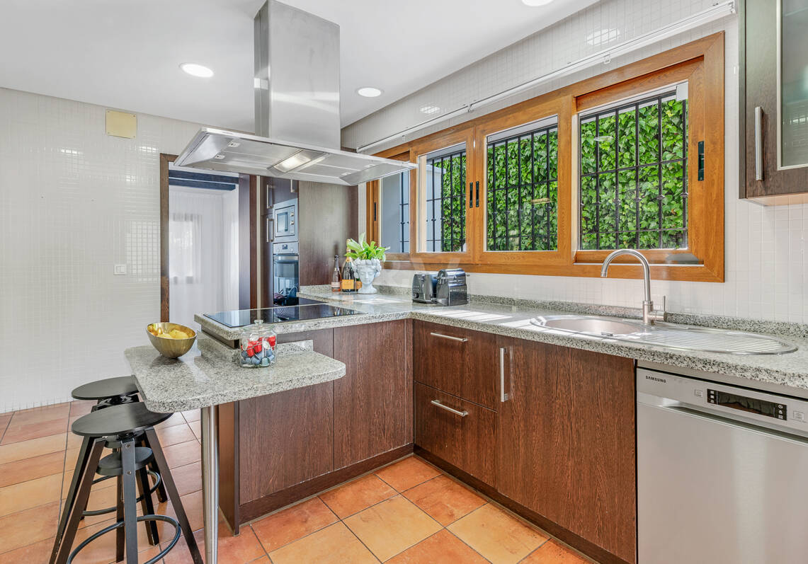 Villa élégante Sud-Facing dans un quartier assez résidentiel