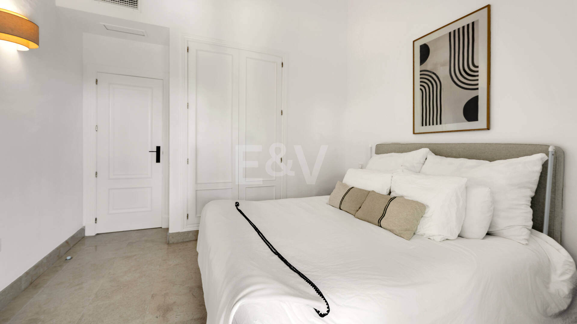 Elegant South-Facing Villa in the Prestigious Residential Area of Nagüeles