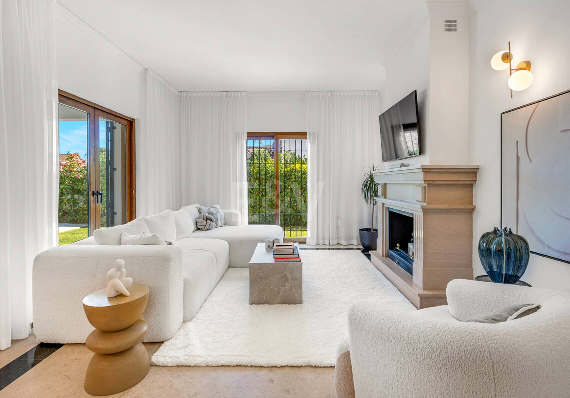 Villa élégante Sud-Facing dans un quartier assez résidentiel