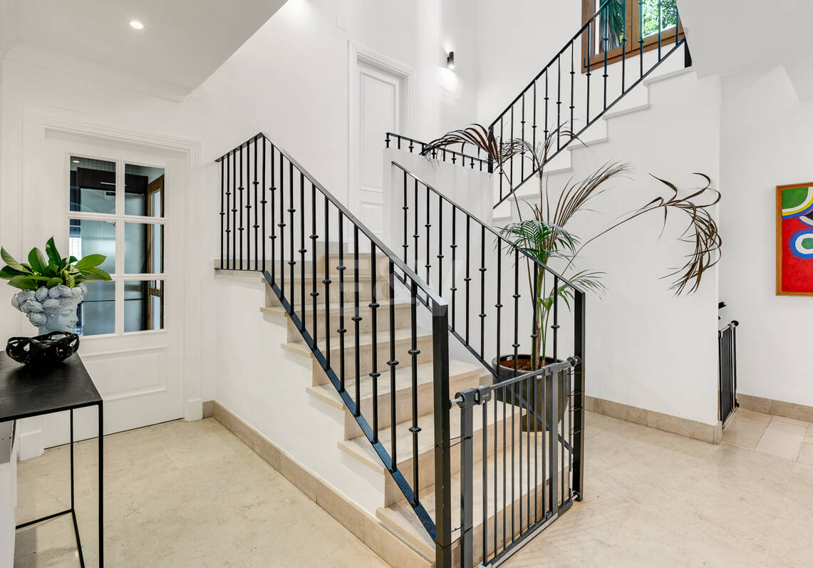 Villa élégante Sud-Facing dans un quartier assez résidentiel