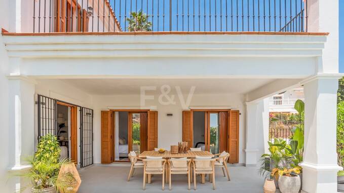 Stylish South-Facing Villa i Quite Residential Area