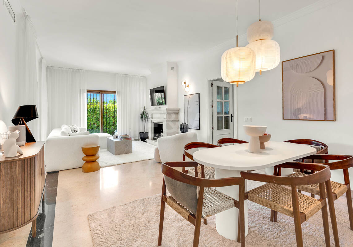 Villa élégante Sud-Facing dans un quartier assez résidentiel