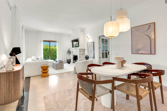 Elegant South-Facing Villa in the Prestigious Residential Area of Nagüeles