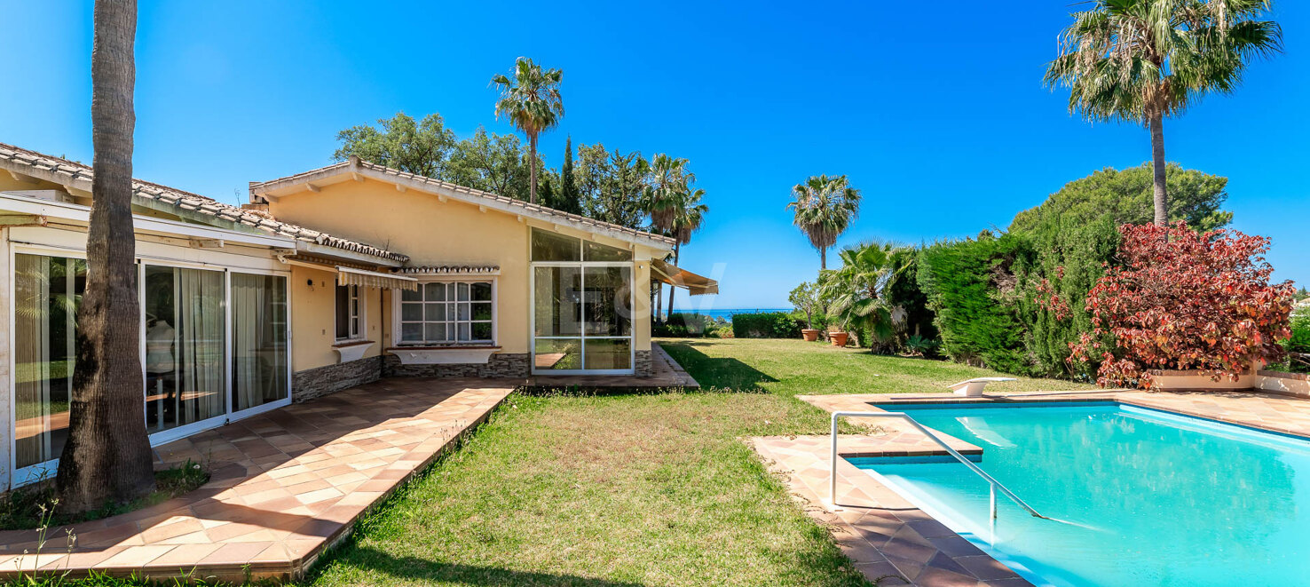 Possibilité d'investissement unique avec 5250m2 terrain dans la prestigieuse région d'Elviria