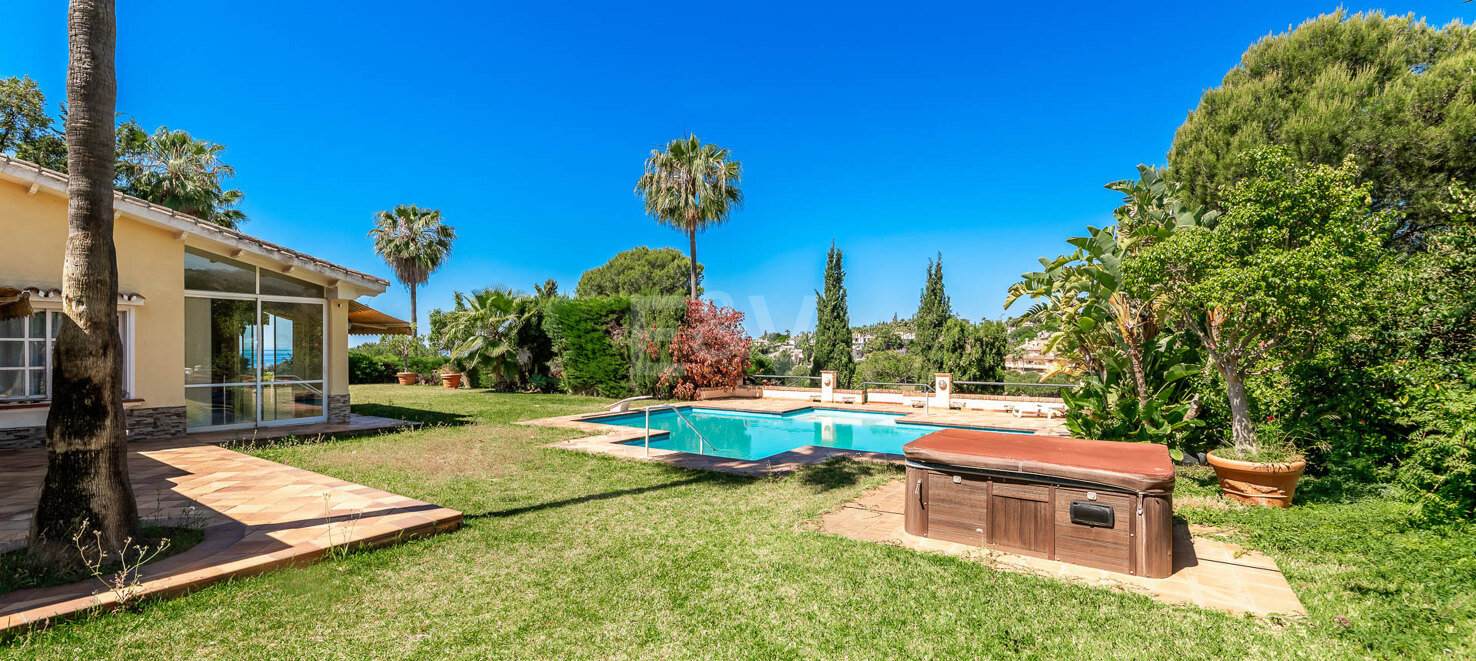 Possibilité d'investissement unique avec 5250m2 terrain dans la prestigieuse région d'Elviria