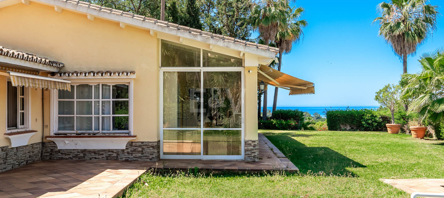 Possibilité d'investissement unique avec 5250m2 terrain dans la prestigieuse région d'Elviria