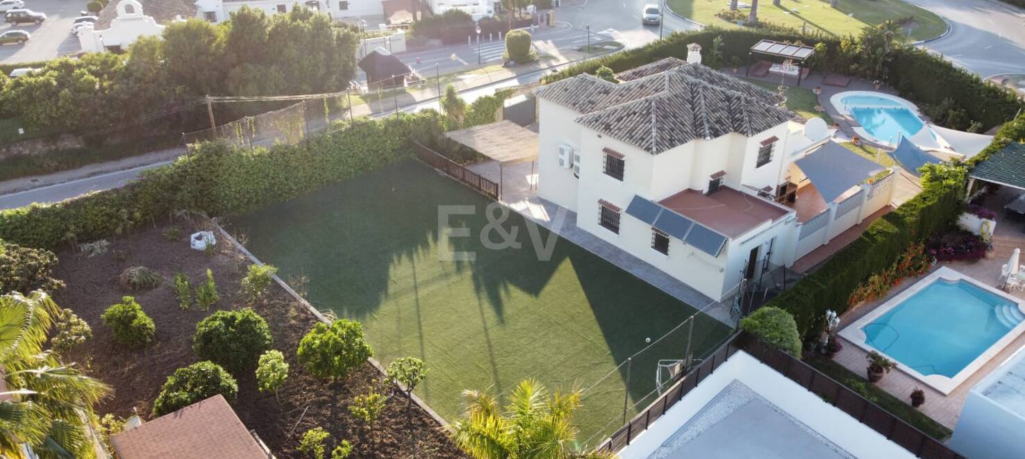 Investment Opportunity - Villa on double Plot with La Concha views