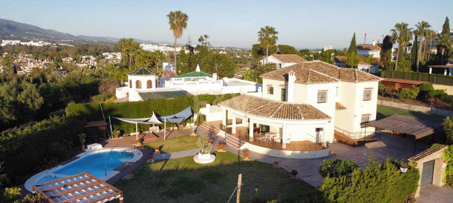 Investment Opportunity - Villa on double Plot with La Concha views