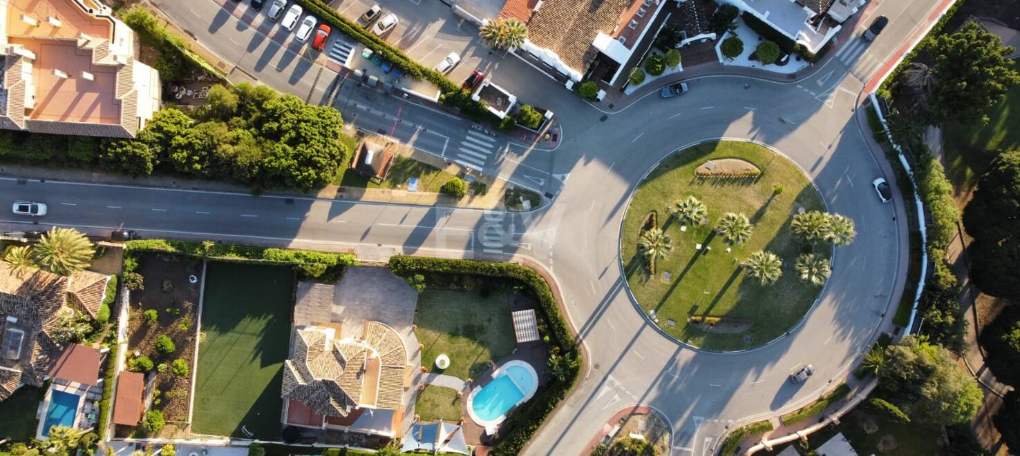 Investment Opportunity - Villa on double Plot with La Concha views