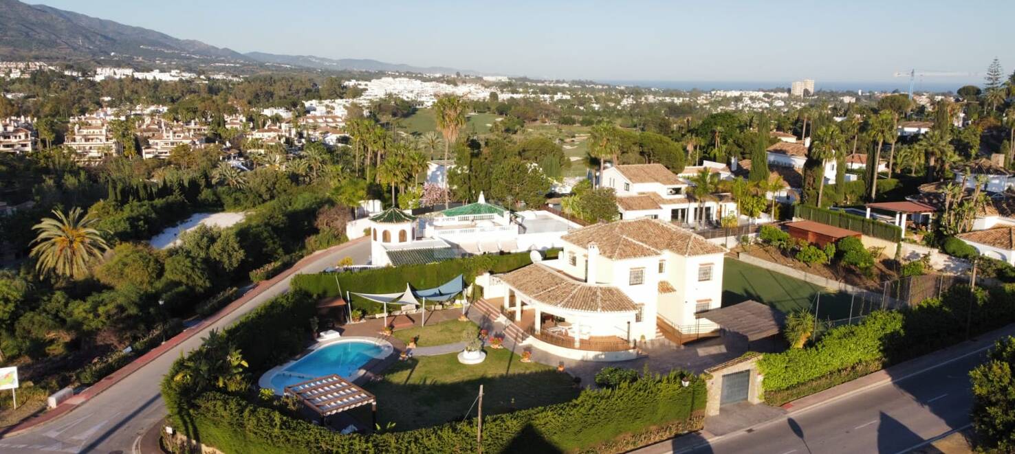 Investment Opportunity - Villa on double Plot with La Concha views