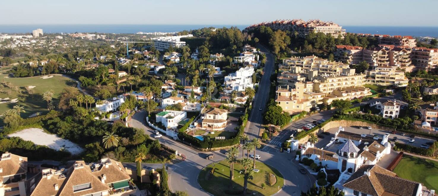 Investment Opportunity - Villa on double Plot with La Concha views
