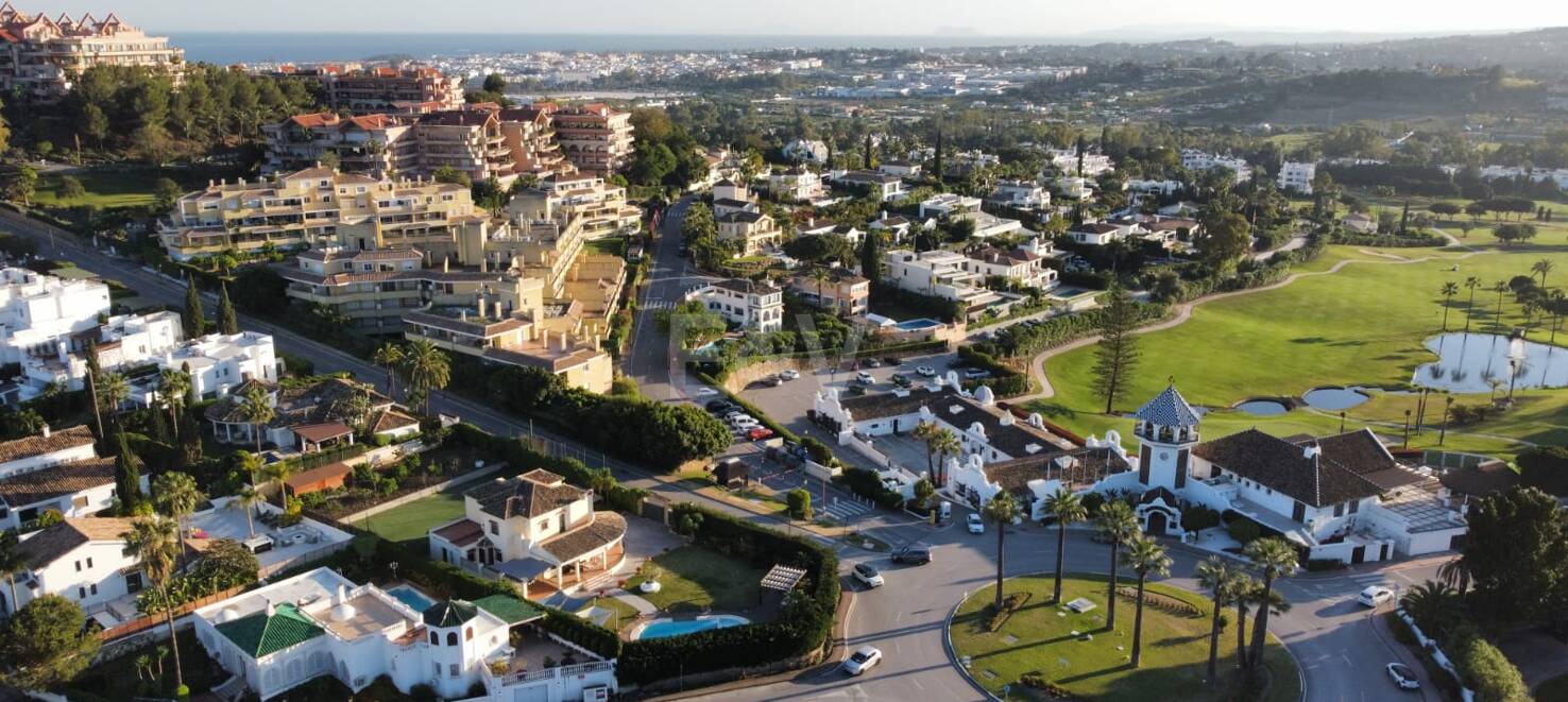 Investment Opportunity - Villa on double Plot with La Concha views