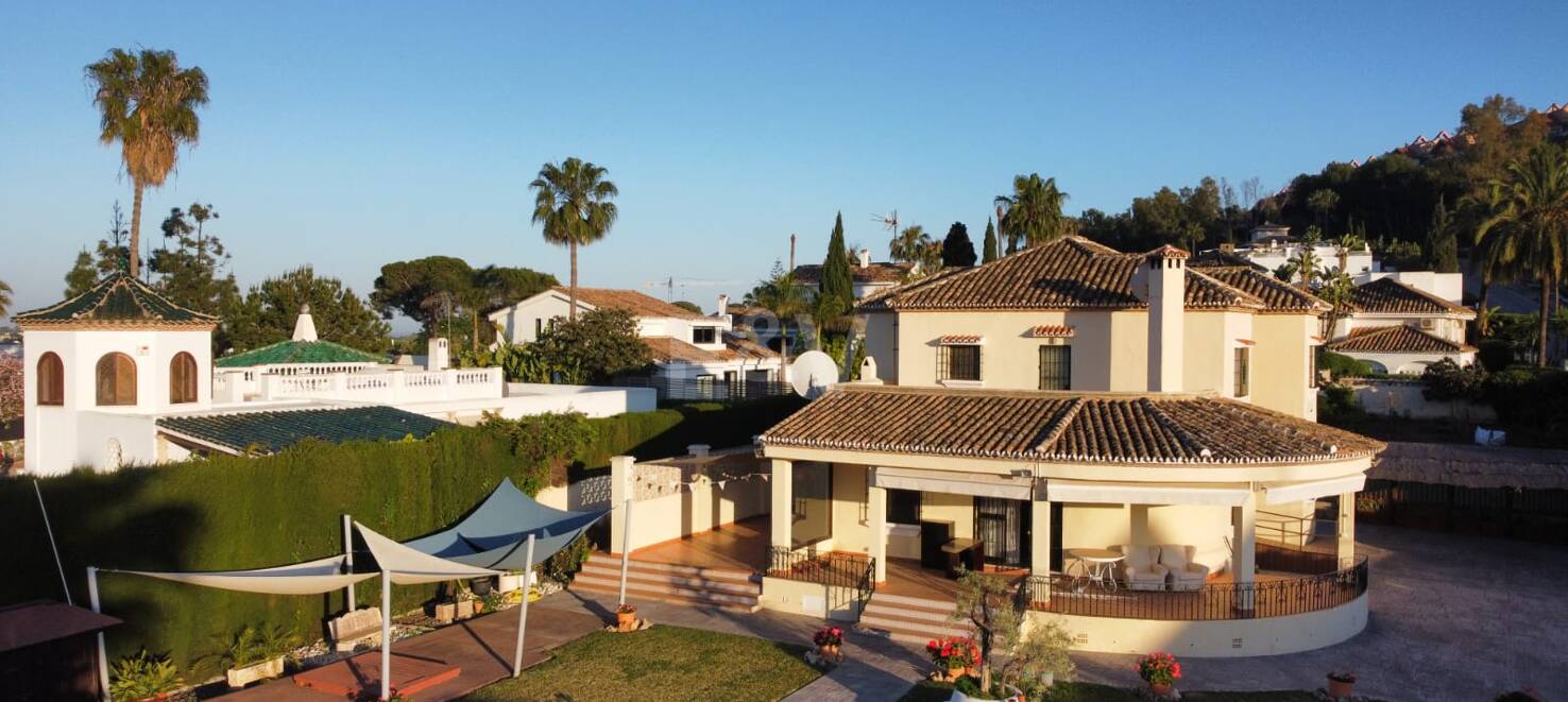 Investment Opportunity - Villa on double Plot with La Concha views