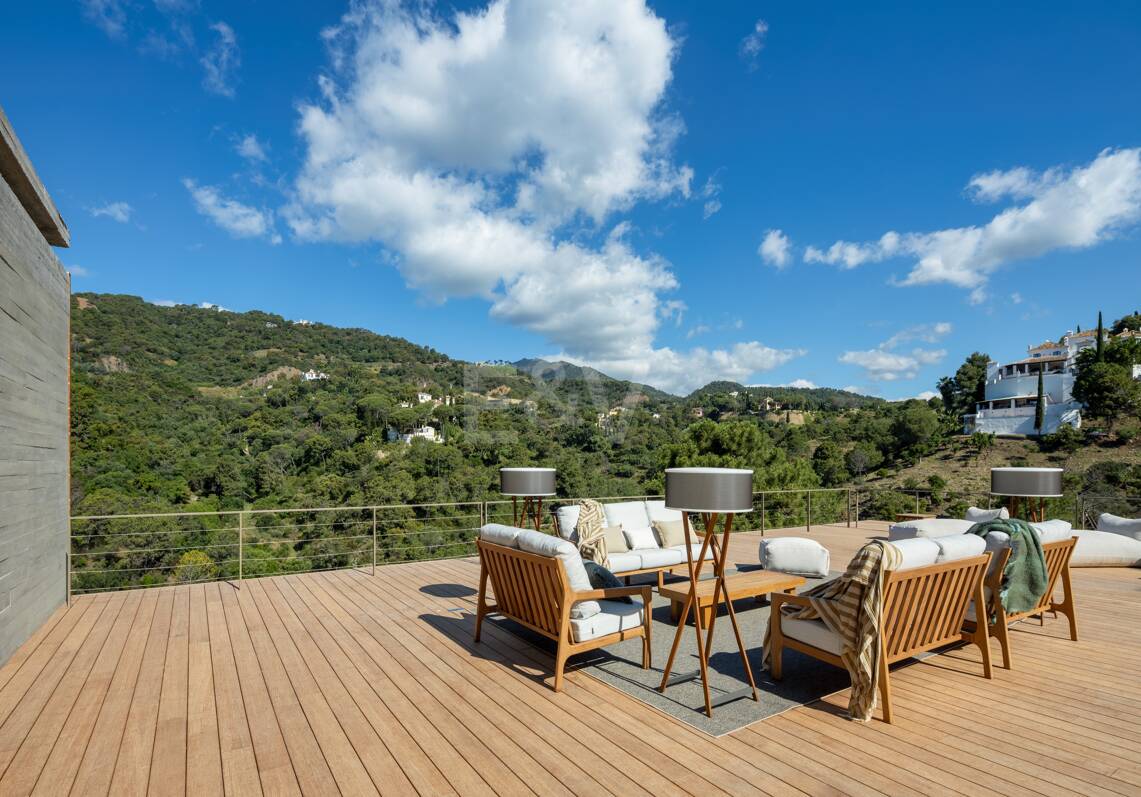 Villa Alia, El Madroñal - Escape to Elevated Living