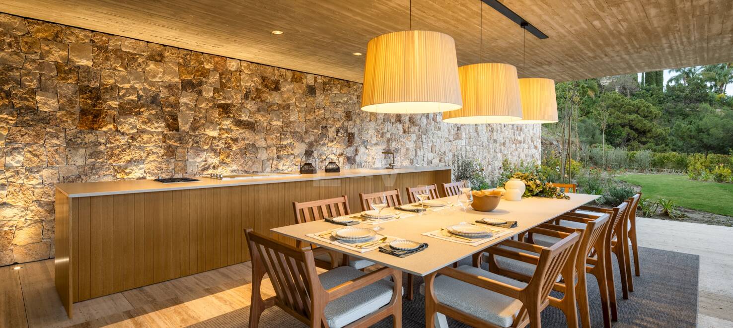 Villa Alia, El Madroñal - Escape to Elevated Living