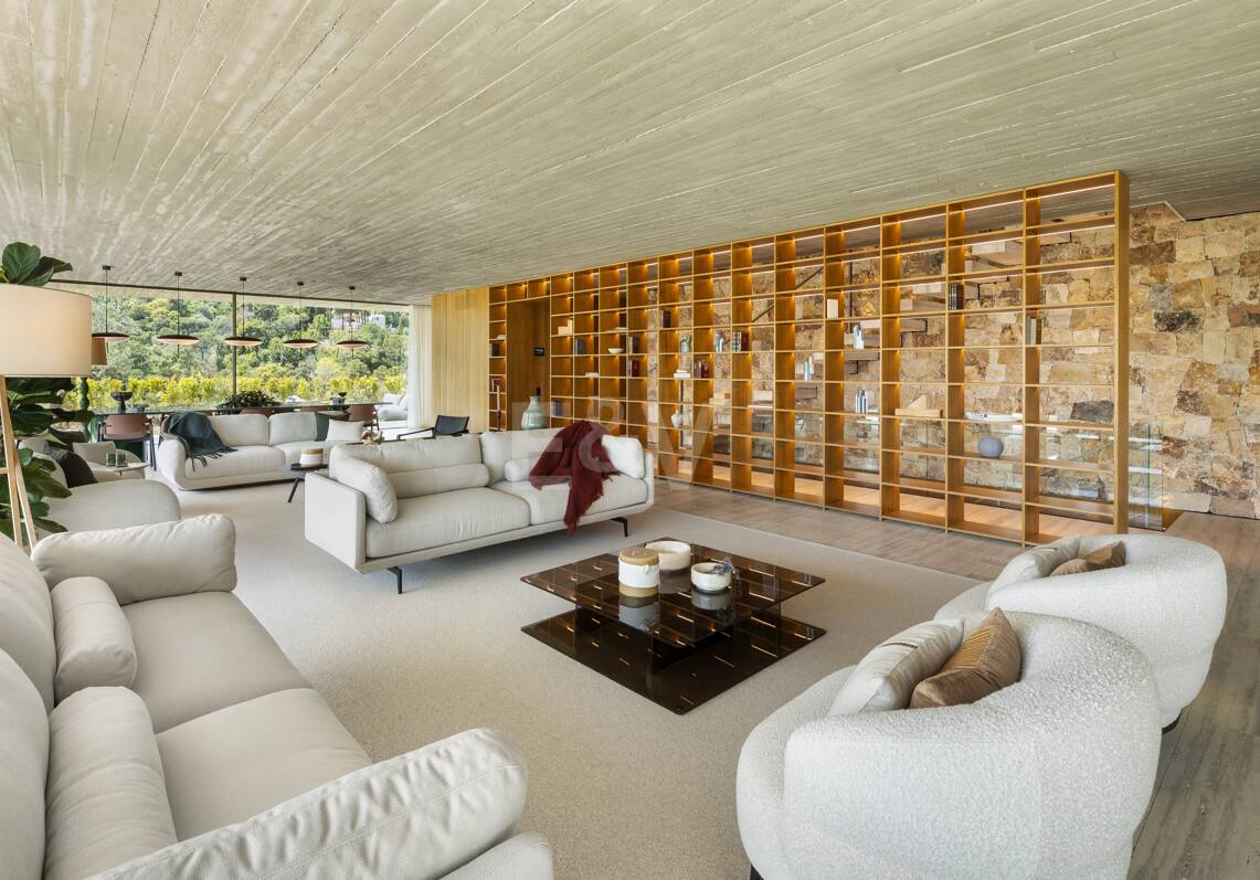 Villa Alia, El Madroñal - Escape to Elevated Living