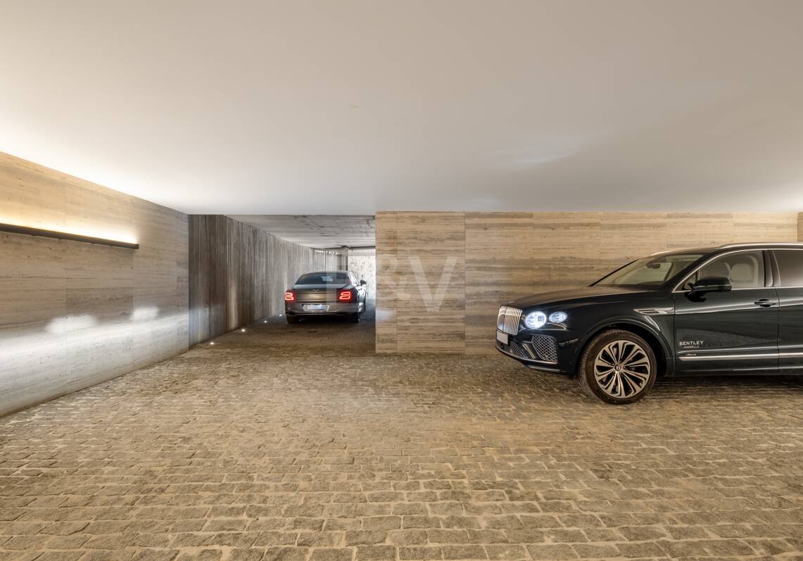 Villa Alia, El Madroñal - Escape to Elevated Living