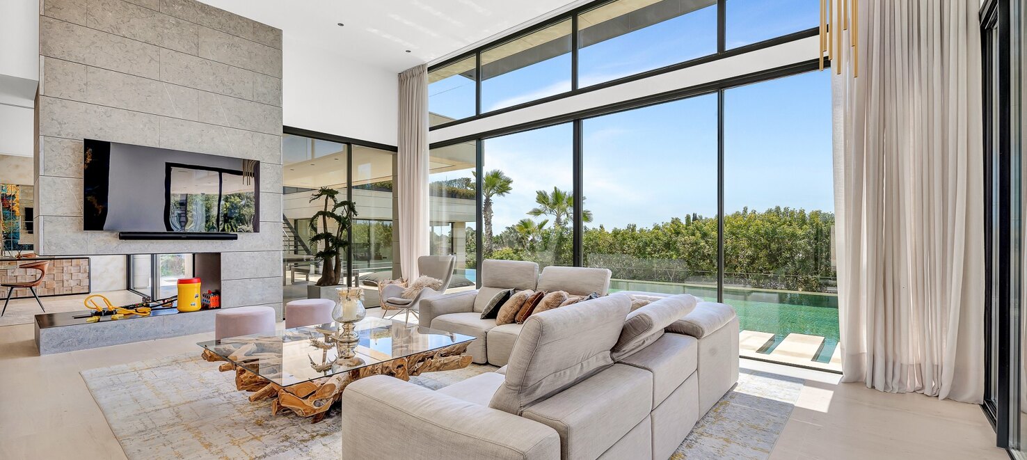 Exquisite Modern Villa with a separate guest house in Marbella’s Prestigious Golden Mile