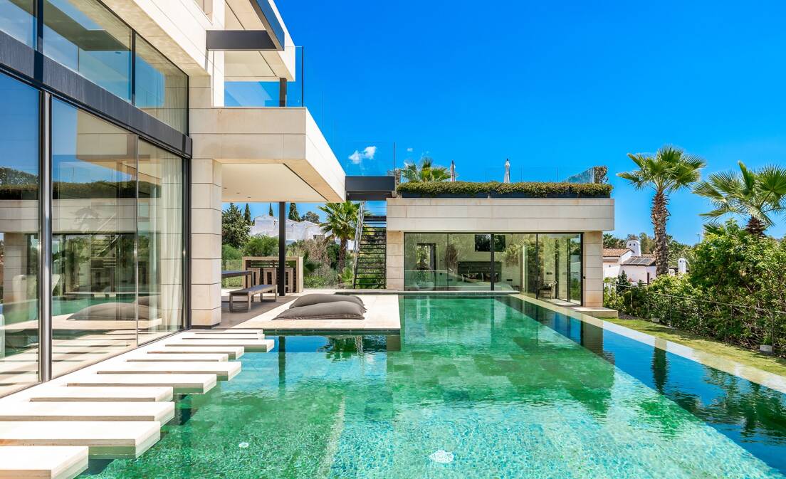 Impressive contemporary spacious architecture villa with six big bedrooms plus office , stunning open views, top condition, amazing gym and spa separate guest house in Marbella Golden Mile for Long -term Rental or Holiday Stays