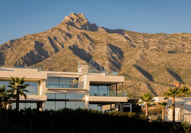 Modern 6-Bedroom Villa with Open Views & Wellness Area in Marbella Sierra Blanca
