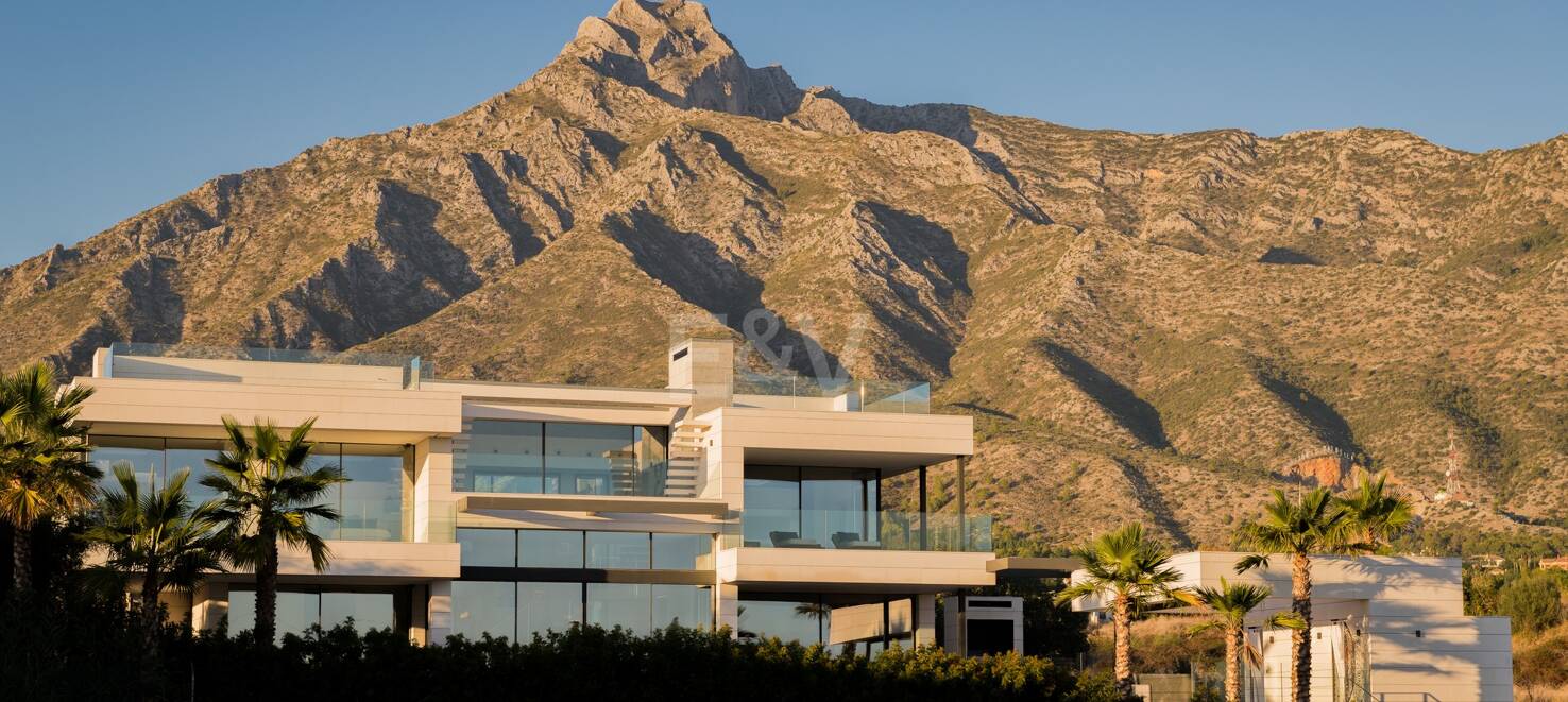 Villa de lujo de estilo contemporáneo con impresionantes vistas en Lomas del Virrey