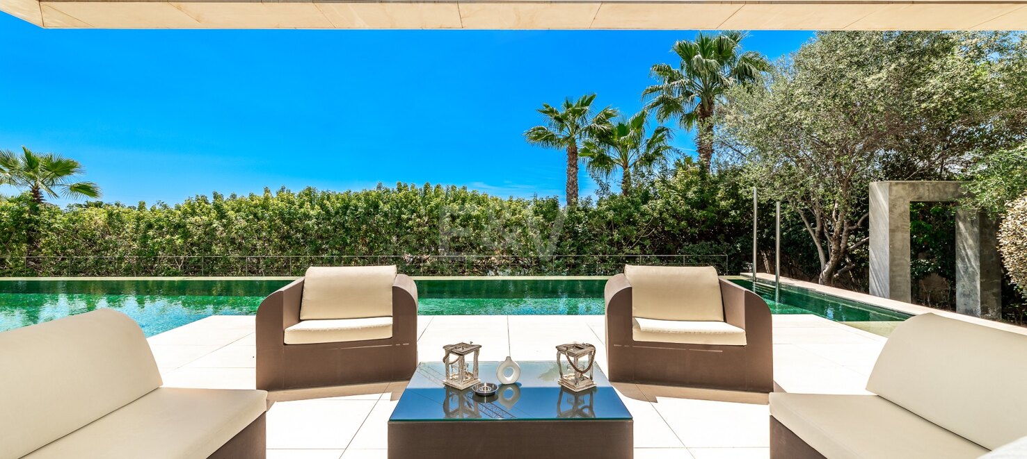 Exquisite Modern Villa with a separate guest house in Marbella’s Prestigious Golden Mile