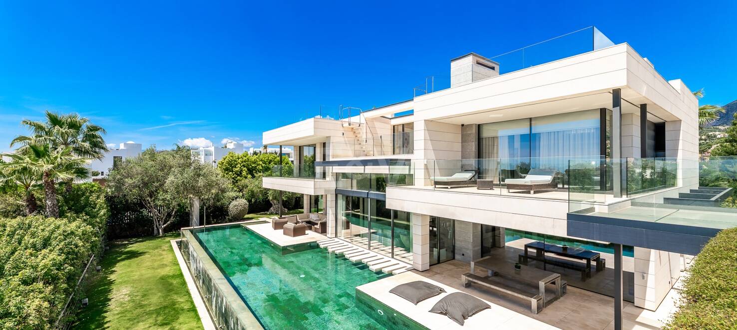 Villa de lujo de estilo contemporáneo con impresionantes vistas en Lomas del Virrey
