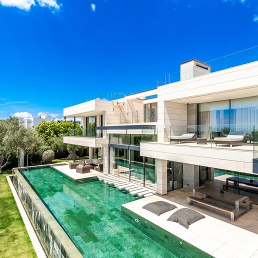 Exquisite Modern Villa with a separate guest house in Marbella’s Prestigious Golden Mile