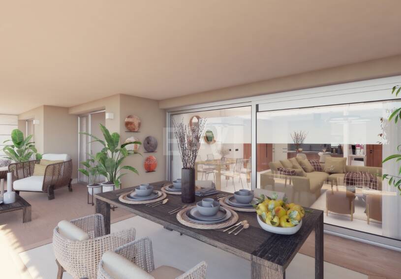 Elegant New Build Lägenhet med Terrace, Pool & Walk-to-Beach bekvämlighet