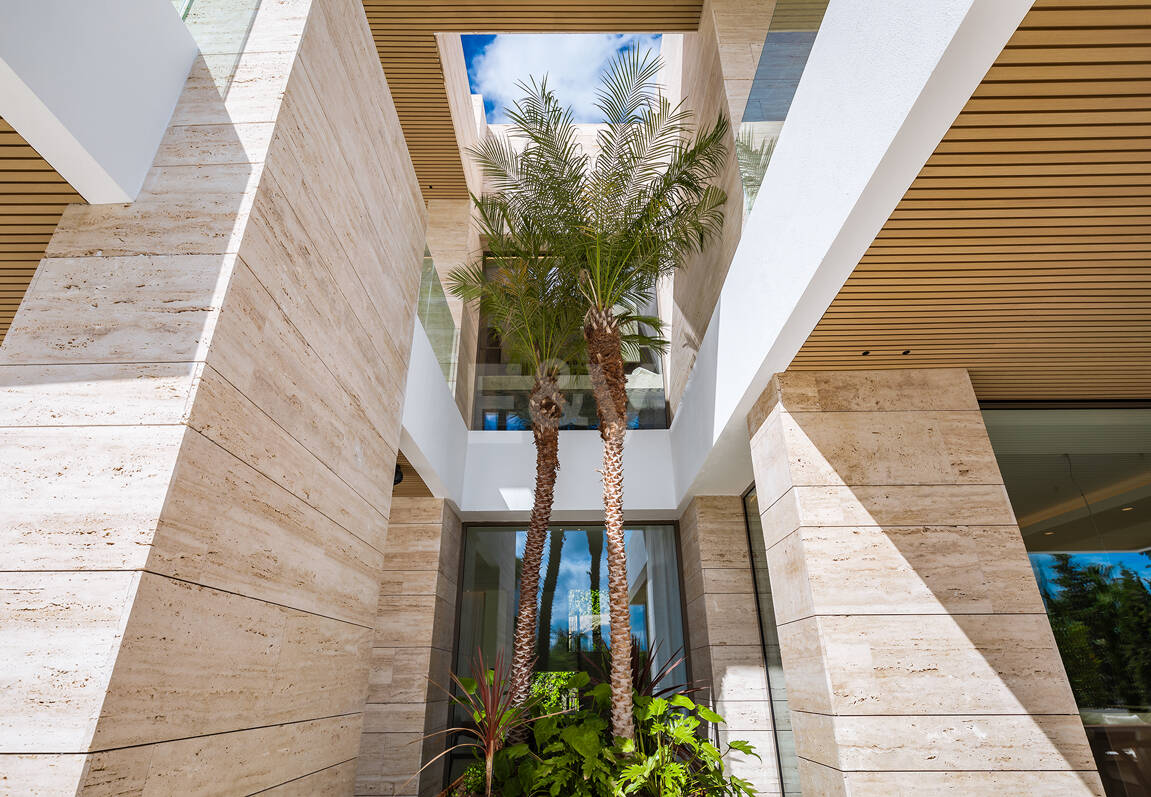 Un nouveau chef-d'œuvre avec spa bien-être et finitions design