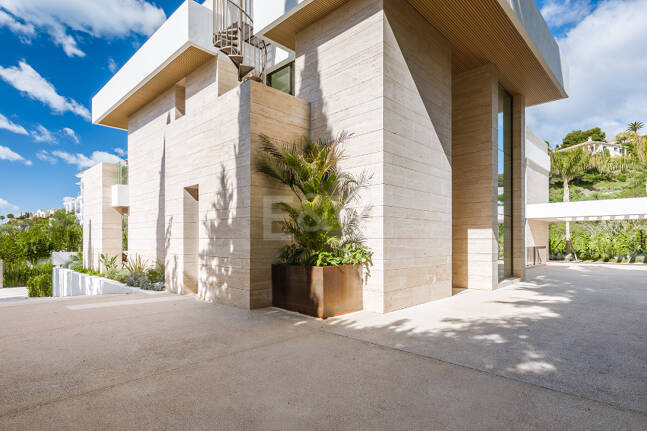 Un nouveau chef-d'œuvre avec spa bien-être et finitions design