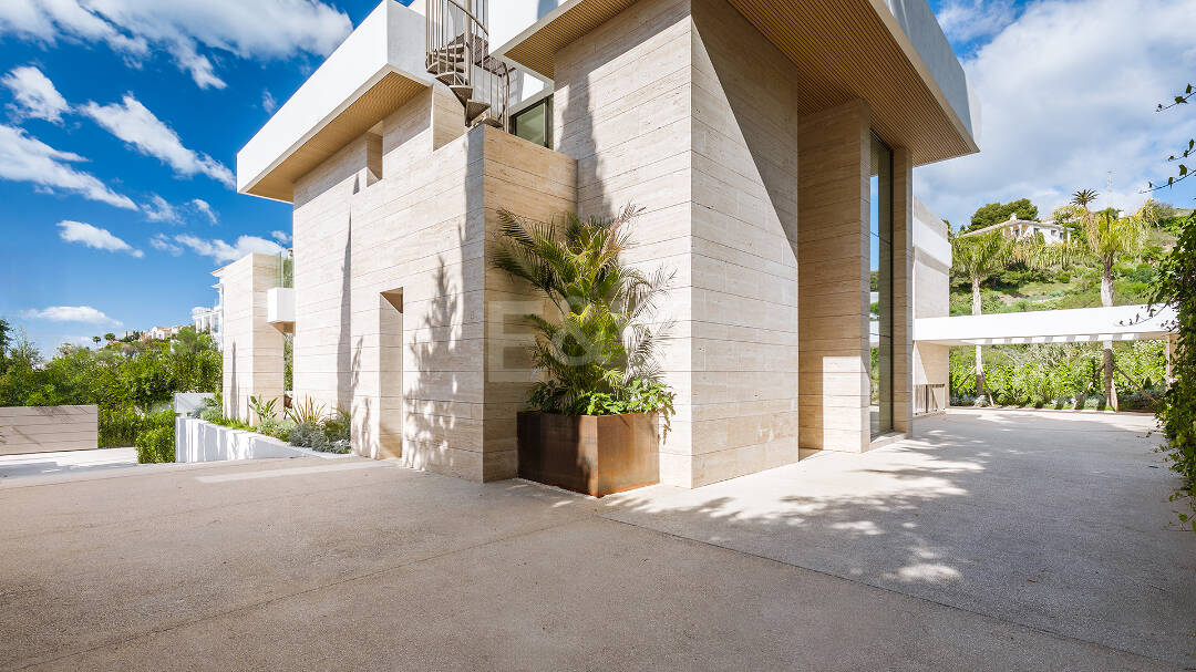 Un nouveau chef-d'œuvre avec spa bien-être et finitions design