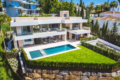 Un nouveau chef-d'œuvre avec spa bien-être et finitions design