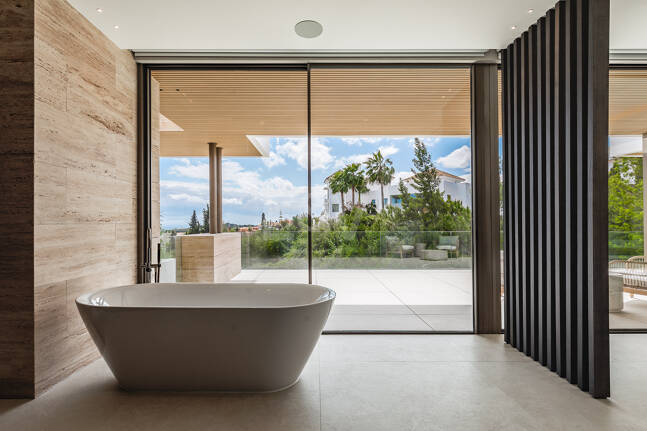 Un nouveau chef-d'œuvre avec spa bien-être et finitions design