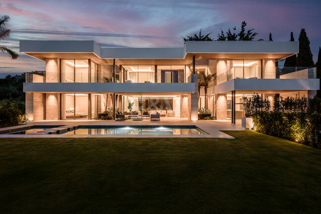 Un nouveau chef-d'œuvre avec spa bien-être et finitions design