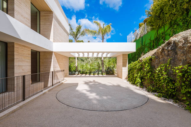 Un nouveau chef-d'œuvre avec spa bien-être et finitions design