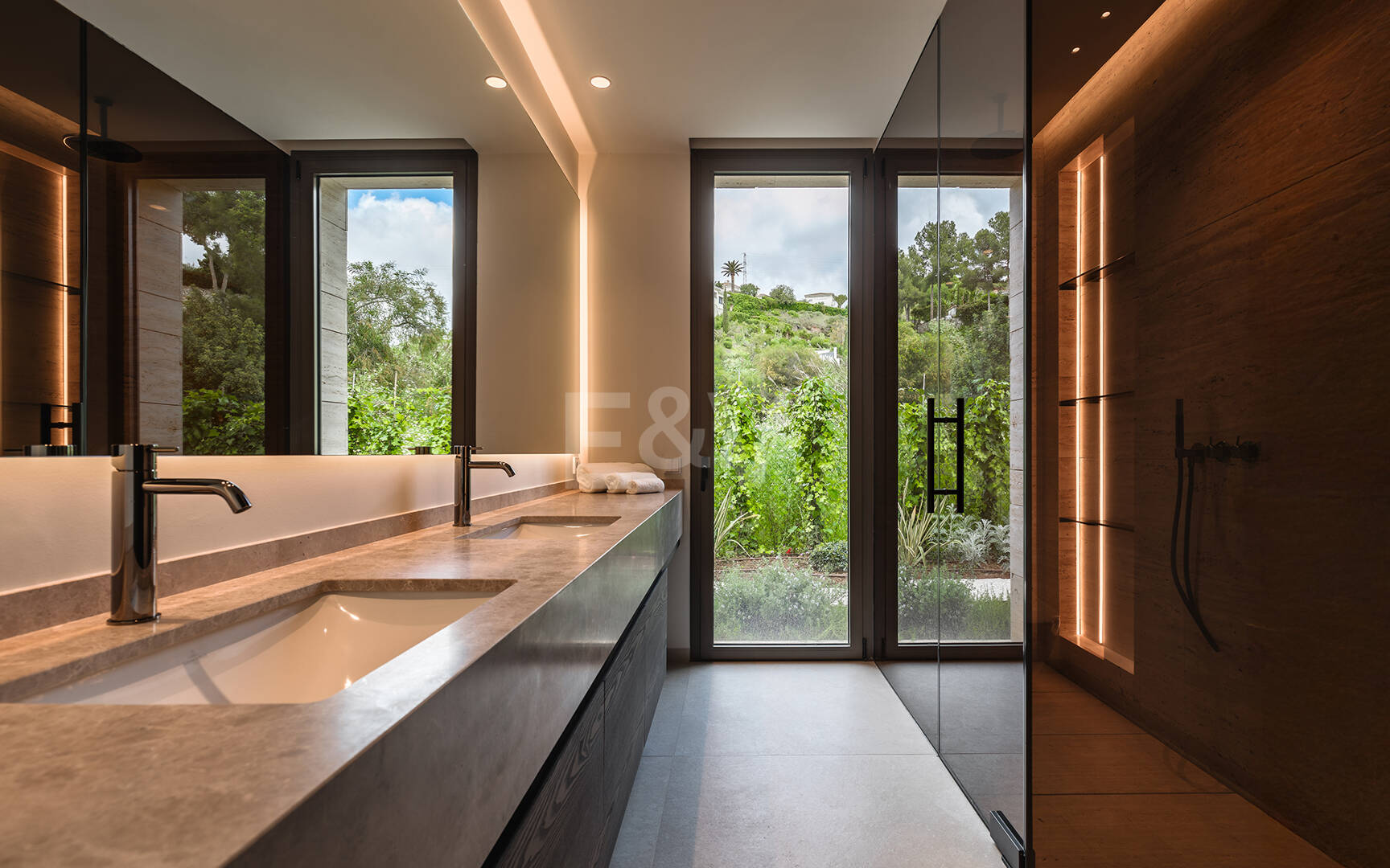 Un nouveau chef-d'œuvre avec spa bien-être et finitions design