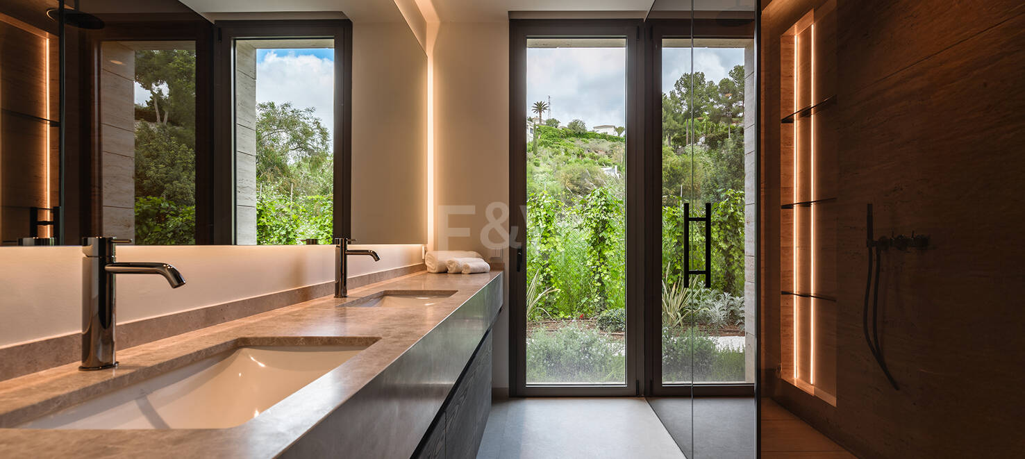 Brand- New Masterpiece z Spa Wellness i designer finały