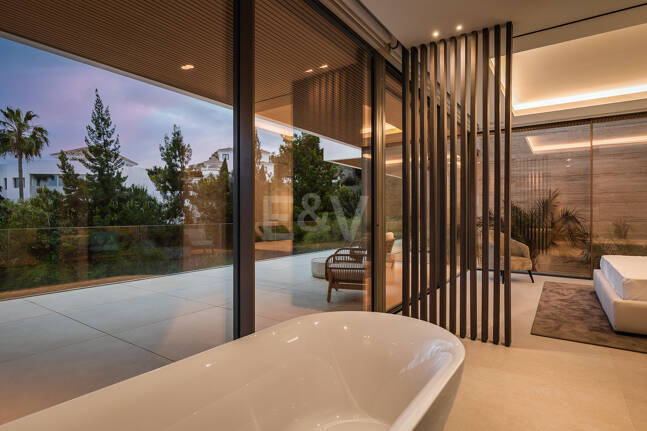 Un nouveau chef-d'œuvre avec spa bien-être et finitions design