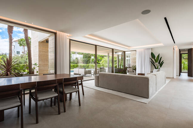 Un nouveau chef-d'œuvre avec spa bien-être et finitions design