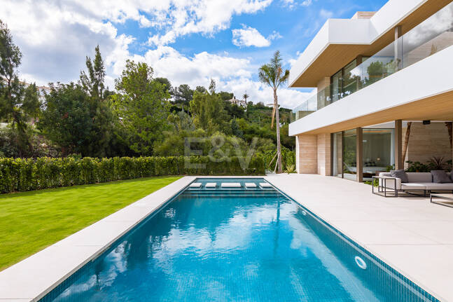 Un nouveau chef-d'œuvre avec spa bien-être et finitions design